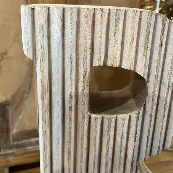 Wood Letter “R” accent - Picture 3 of 6